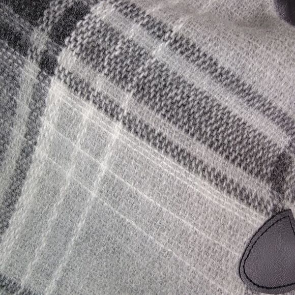 Max Studio Nwt Plaid Fringe Poncho Scarf Wrap One Size - Picture 4 of 7